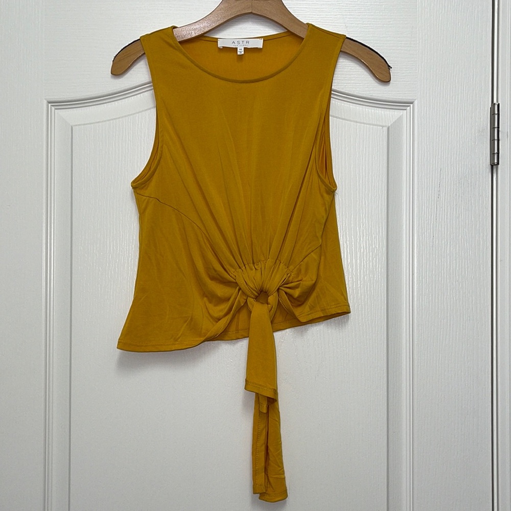 ASTR Woman’s Top - Size XS Sleeveless